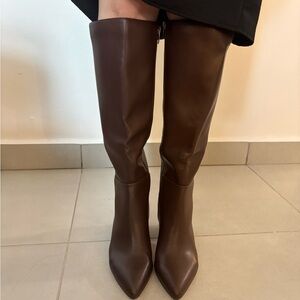 Women’s Knee-High Pointed Toe Boots in Brown